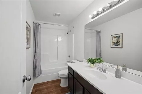 Bath - 9616 Eli Dr, Moore, OK 73160 photo 6 of 7