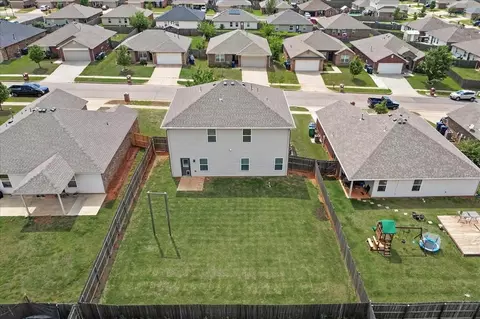View/Area - 9616 Eli Dr, Moore, OK 73160 photo 1 of 4