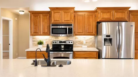 Kitchen - 3101 White Tail Dr, Altus, OK 73521 photo 6 of 6