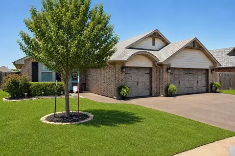 16709 Monroe Dr, Edmond, OK 73012