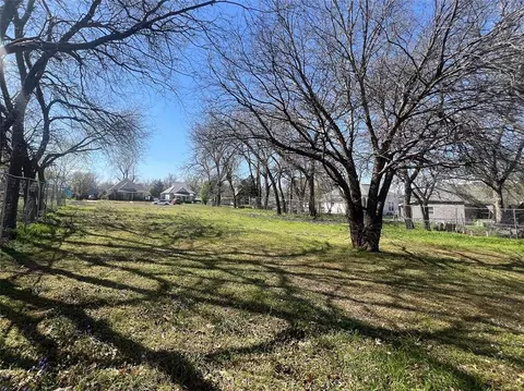 1021 S 6th St, Chickasha, OK 73018