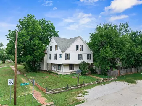 602 N Wentz St, Guthrie, OK 73044