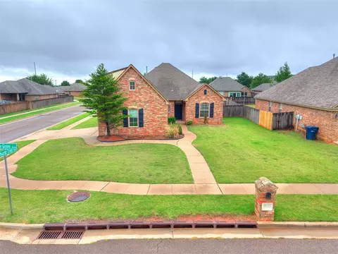 19132 Summer Grove Ave, Edmond, OK 73012