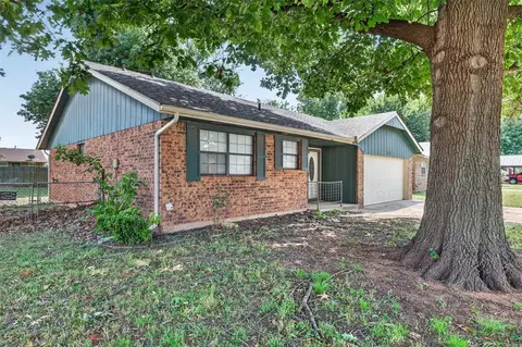 644 W Forster Dr, Mustang, OK 73064