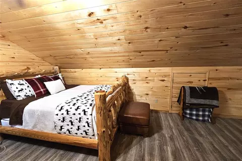 Bedroom - 101 Laurel Branch Ln, Broken Bow, OK 74728 photo 4 of 6