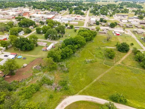 6 Th St, Prague, OK 74864 photo 9