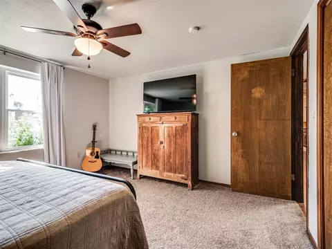 Bedroom - 2031 Kens Cir, Crescent, OK 73028 photo 3 of 8
