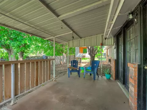 Exterior - 2031 Kens Cir, Crescent, OK 73028 photo 5 of 10