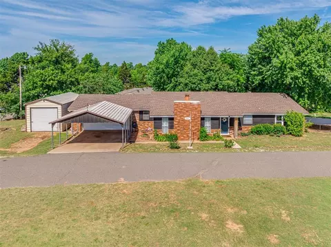 Exterior - 2031 Kens Cir, Crescent, OK 73028 photo 10 of 10