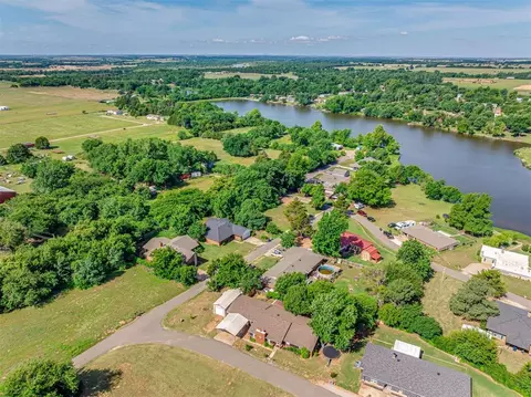 View/Area - 2031 Kens Cir, Crescent, OK 73028 photo 4 of 5