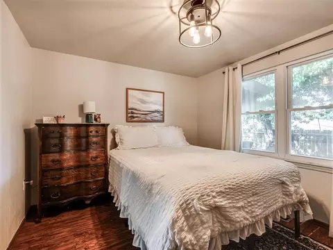 Bedroom - 2031 Kens Cir, Crescent, OK 73028 photo 7 of 8