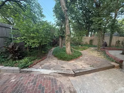 Exterior - 1800 N Rollingridge Ave, Bethany, OK 73008 photo 8 of 12