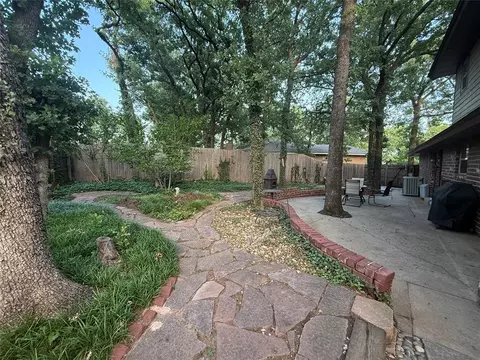 Exterior - 1800 N Rollingridge Ave, Bethany, OK 73008 photo 9 of 12