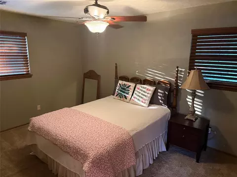 Bedroom - 1800 N Rollingridge Ave, Bethany, OK 73008 photo 4 of 7