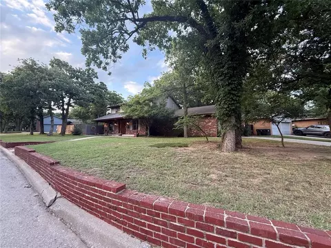 Exterior - 1800 N Rollingridge Ave, Bethany, OK 73008 photo 3 of 12
