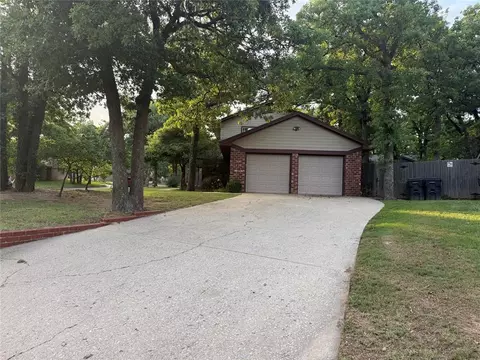 Exterior - 1800 N Rollingridge Ave, Bethany, OK 73008 photo 5 of 12