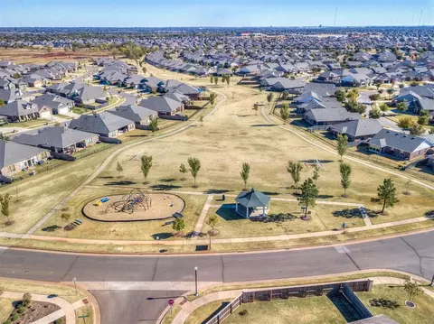 2800 NW 184th St, Edmond, OK 73012