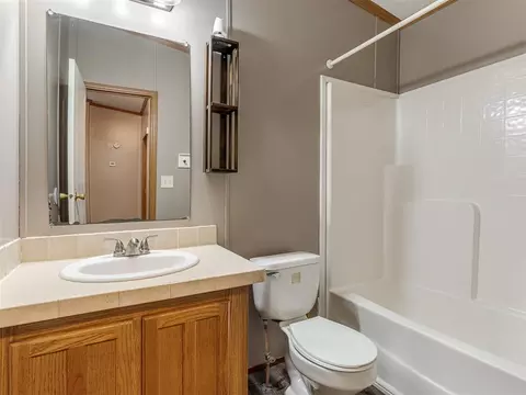 Bath - 105 Sunset Dr, Mcloud, OK 74851 photo 4 of 4