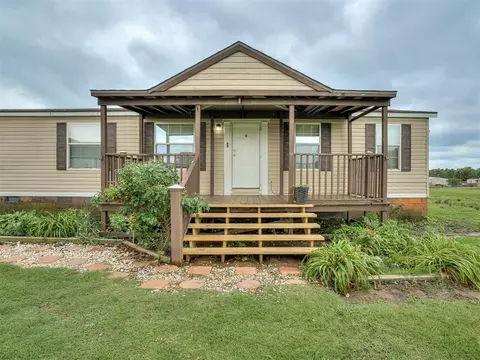 Exterior - 105 Sunset Dr, Mcloud, OK 74851 photo 2 of 7