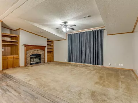 Living - 105 Sunset Dr, Mcloud, OK 74851 photo 2 of 3
