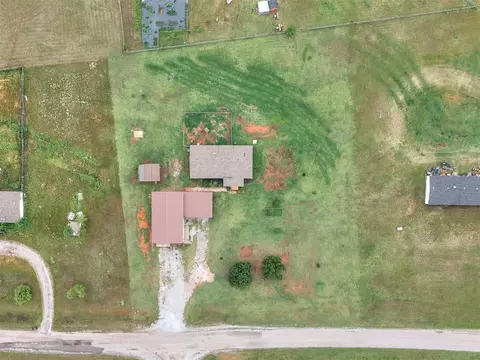 View/Area - 105 Sunset Dr, Mcloud, OK 74851 photo 7 of 10