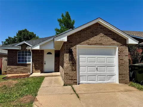 223 W 6th St, Edmond, OK 73003