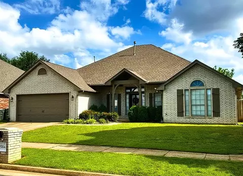 2004 Del Simmons Dr, Edmond, OK 73003