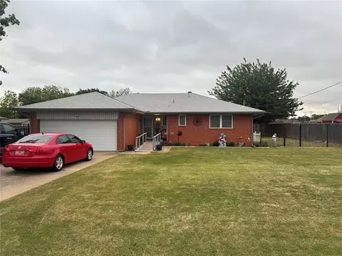 909 NW 32nd St, Moore, OK 73160
