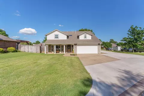 908 Sherwood St, Weatherford, OK 73096