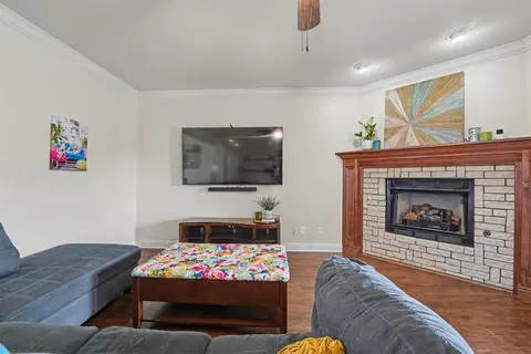 Living - 808 Sheryl Ln, Altus, OK 73521 photo 1 of 2