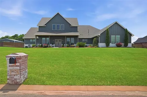 9921 Oakwood Dr, Edmond, OK 73025