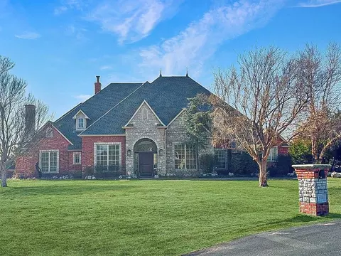 5100 Cedar Ridge Dr, Edmond, OK 73025