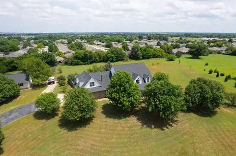 1120 Torre Pines Ct, Yukon, OK 73099