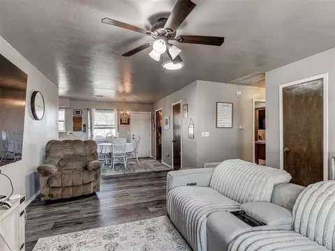 Living - 705 Willis St, Noble, OK 73068 photo 4 of 4