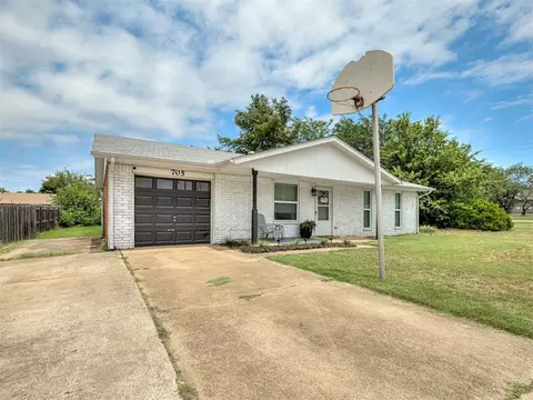 Exterior - 705 Willis St, Noble, OK 73068 photo 1 of 5