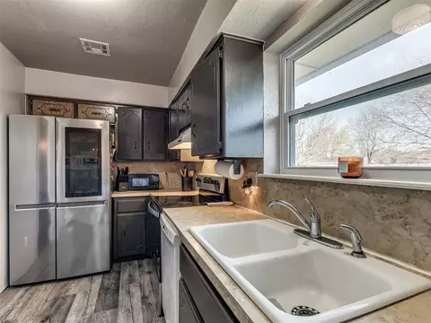 Kitchen - 705 Willis St, Noble, OK 73068 photo 4 of 6
