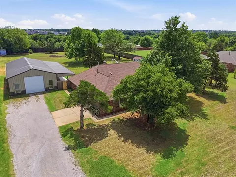 8424 Melanie Way, Edmond, OK 73025