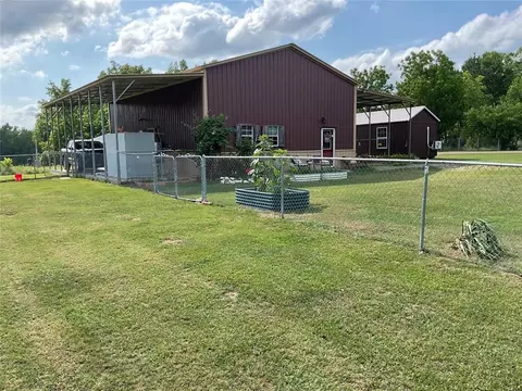 Exterior - 508 Clay St, Broken Bow, OK 74728 photo 3 of 8