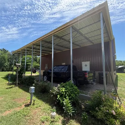 Exterior - 508 Clay St, Broken Bow, OK 74728 photo 2 of 8
