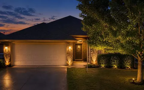 1413 Baycharter St, Norman, OK 73071