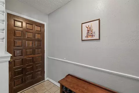 Entry Way - 717 Windsor Dr, Altus, OK 73521 photo 1 of 1