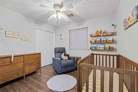 Bedroom - 717 Windsor Dr, Altus, OK 73521 photo 3 of 5