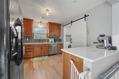 Kitchen - 717 Windsor Dr, Altus, OK 73521 photo 2 of 5