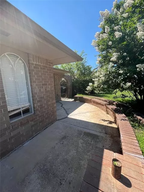 3604 N Willow Springs Dr, Oklahoma City, OK 73112