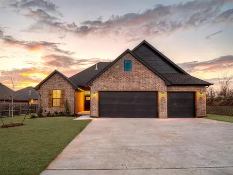 2240 E Thomas Ter, Mustang, OK 73064