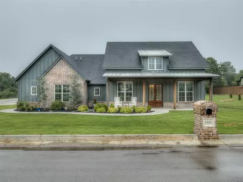1880 Shaylee Ln, Choctaw, OK 73020