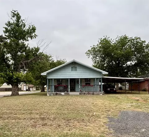 300 S Cedar Ave, Erick, OK 73645