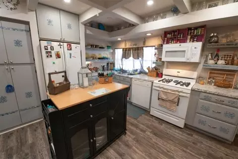 Kitchen - 300 S Cedar Ave, Erick, OK 73645 photo 1 of 1