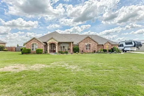 1906 Lighthouse Ln, Tuttle, OK 73089