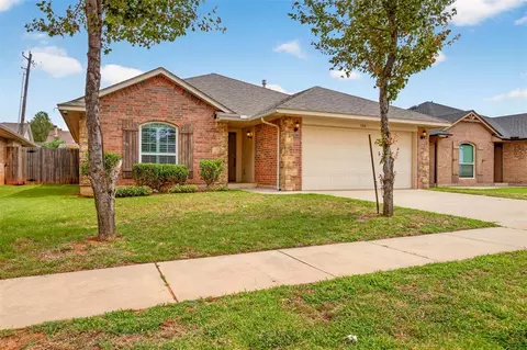 12033 SW 8th St, Yukon, OK 73099